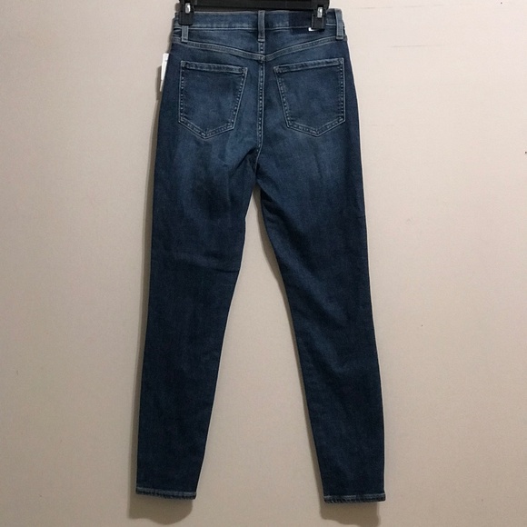 Daze hug Jeans - Picture 2 of 9